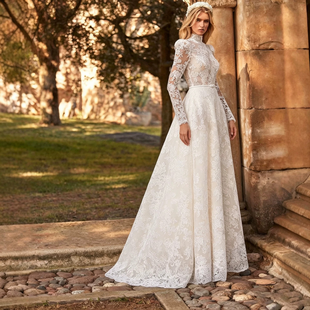 ZARA French Lace Bridal Gown Long Sleeve Small Train